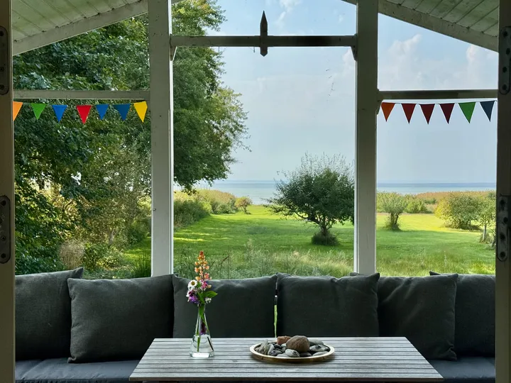 Haven og privat strand ved sommerhus Dråby Strand Jægerspris