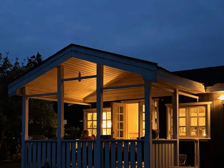 Soveværelse i sommerhus med udsigt ved Isefjorden